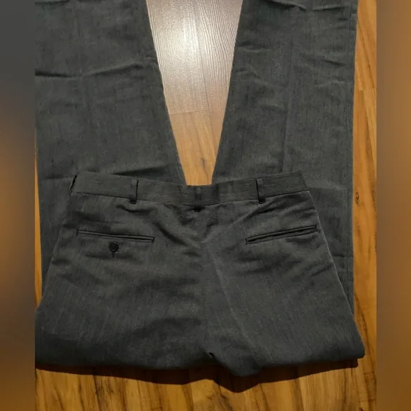 UNTIED Men’s Pleated Dress Pants With Belt Size Waist 34 Length 30 - Picture 4 of 16